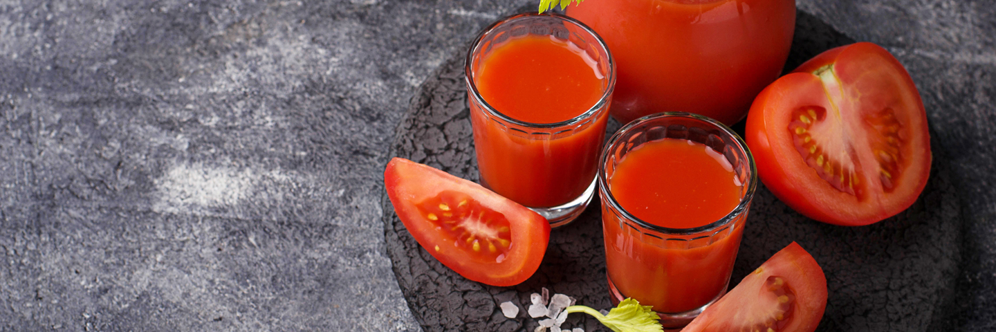 Польза томатного сока для организма мужчины. Полезный сок томатный 1.8. Томатный сок ликопин. Цвет томатного сока. Томатный сок каждый день.