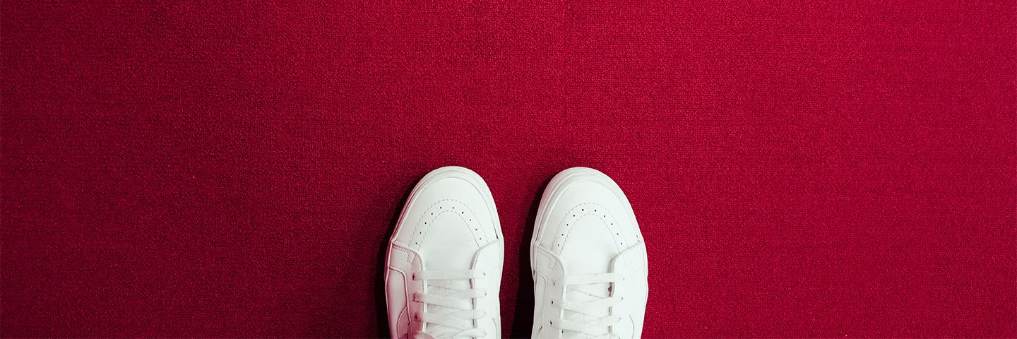 Как отбелить белые кроссовки - уход за белой обувью | Роскачество