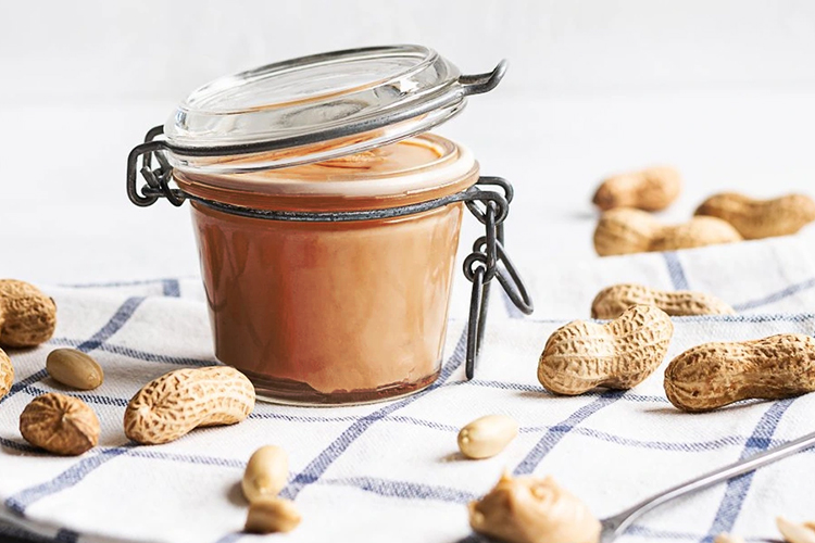 Как приготовить арахисовую пасту в домашних условиях: рецепты и советы