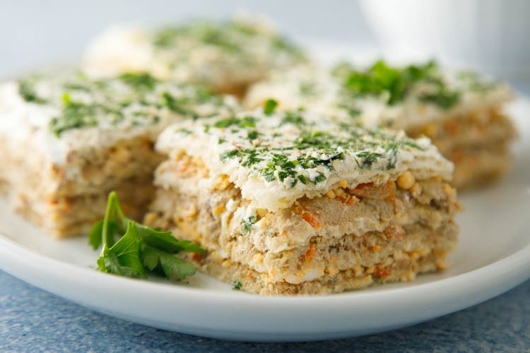 Закусочный торт с риетом из скумбрии.jpg Закусочный торт с риетом из скумбрии.jpg